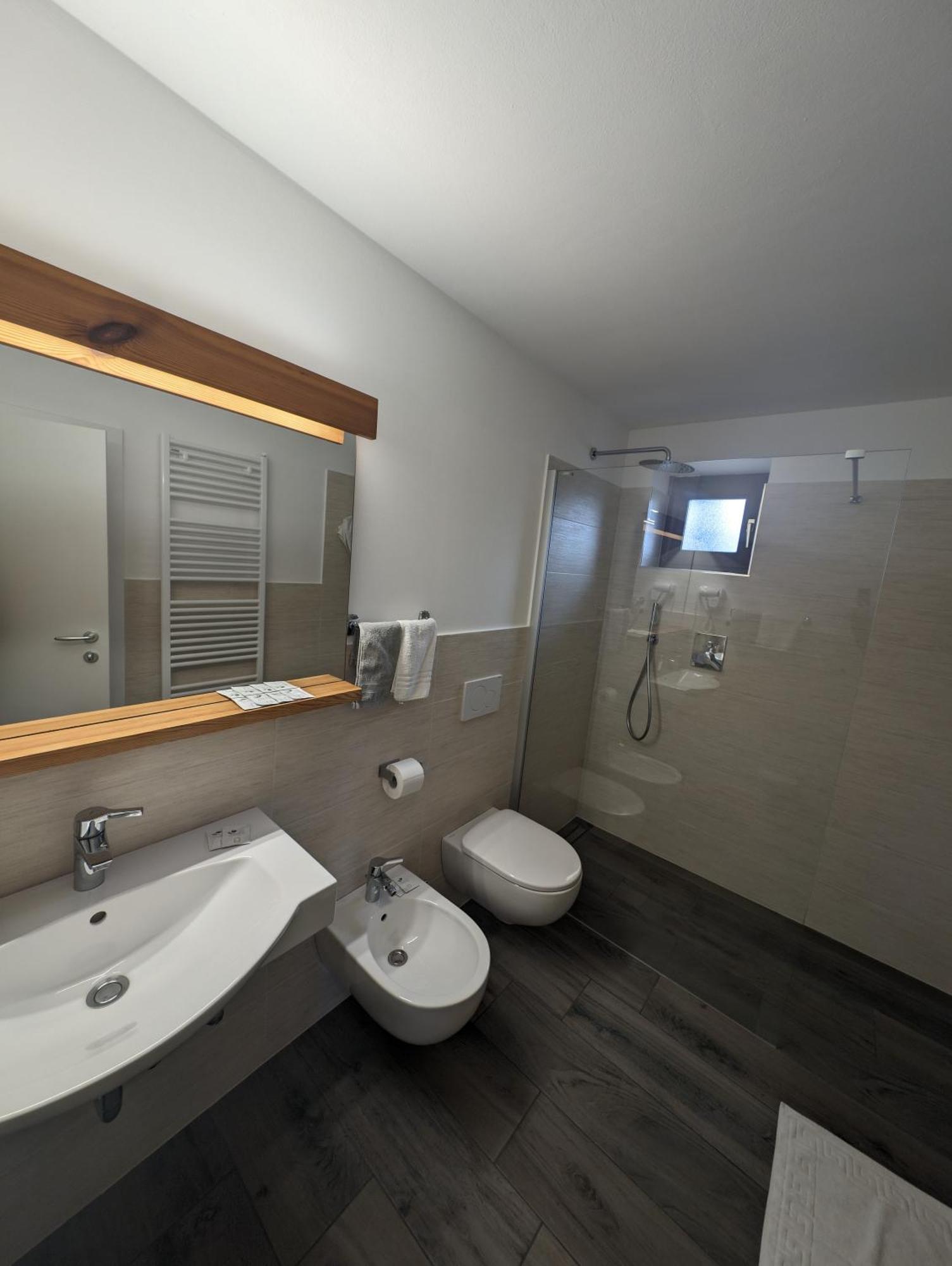 Hotel Eden Guesthouse มาร์เลงโก ภายนอก รูปภาพ