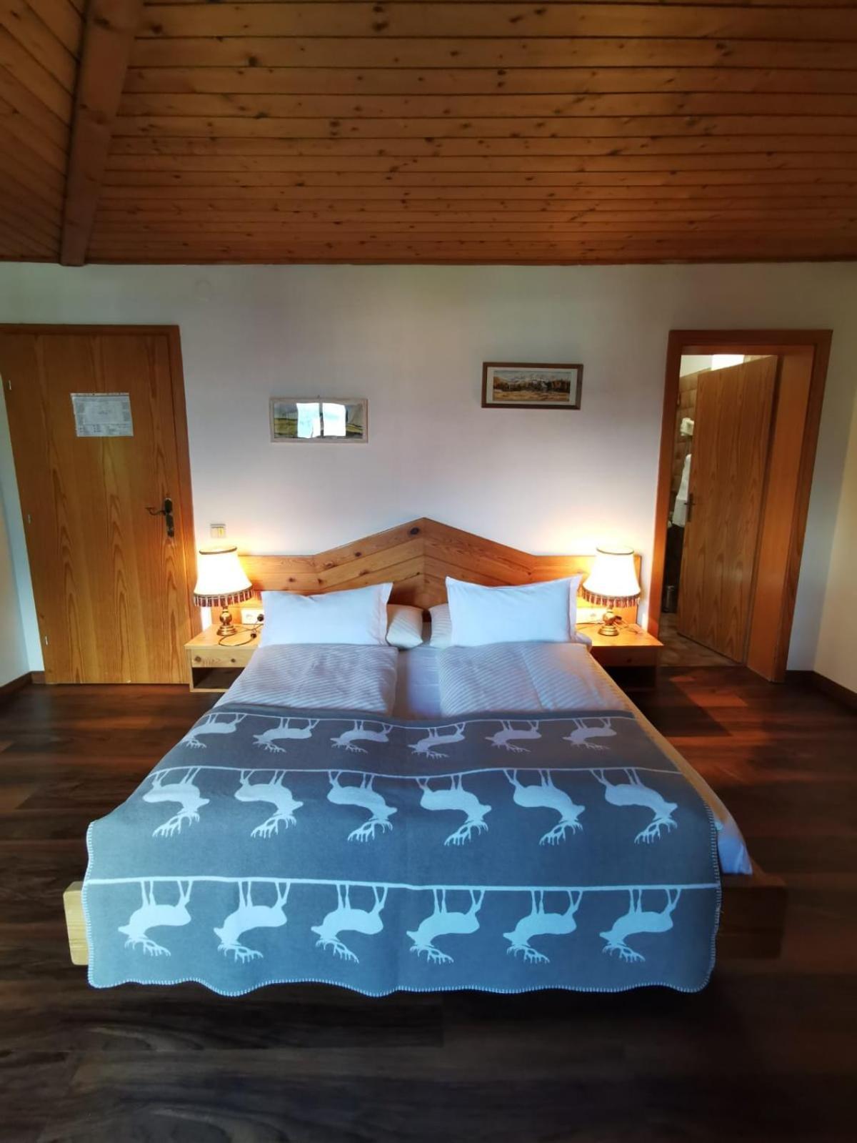 Hotel Eden Guesthouse มาร์เลงโก ภายนอก รูปภาพ