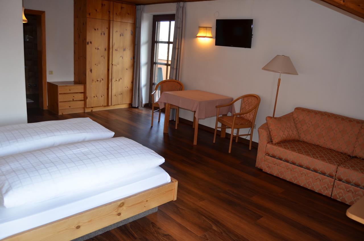 Hotel Eden Guesthouse มาร์เลงโก ภายนอก รูปภาพ